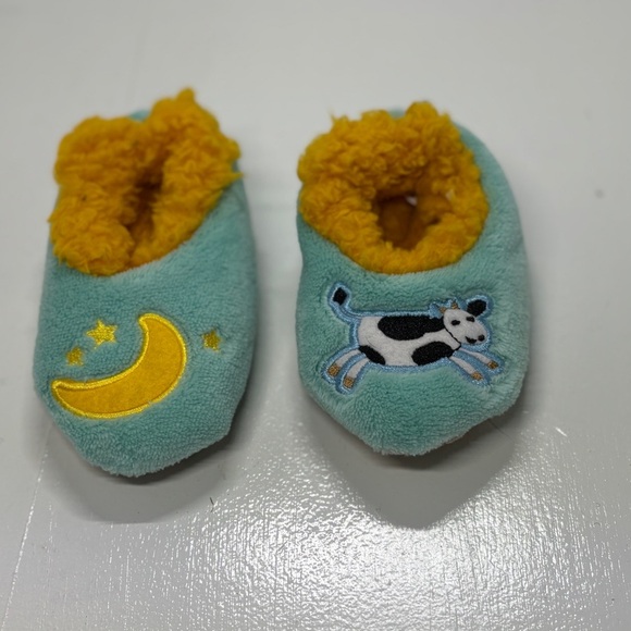 Adorable Koala Baby Slippers - Picture 5 of 9
